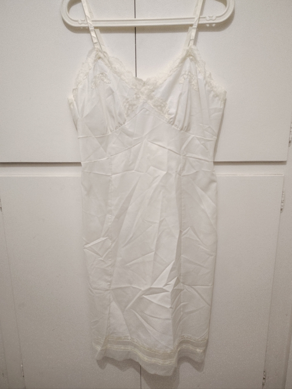 Vtg Adonna JC Penney White Full Slip 38 Petite Silky Crinkle Crepe Lace Trim